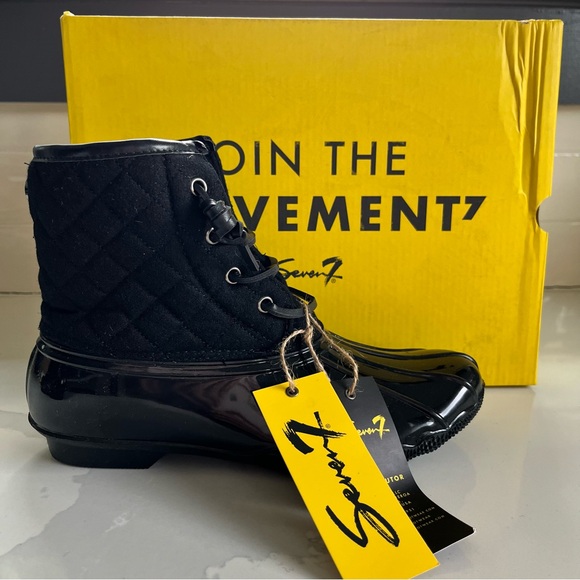 SEVEN7 Wool Goose Quilted Lace Up Women’s Sz 7 Black Boot Booties - Picture 3 of 13